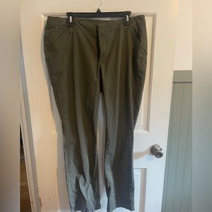 Lee Essential Chino Pants
